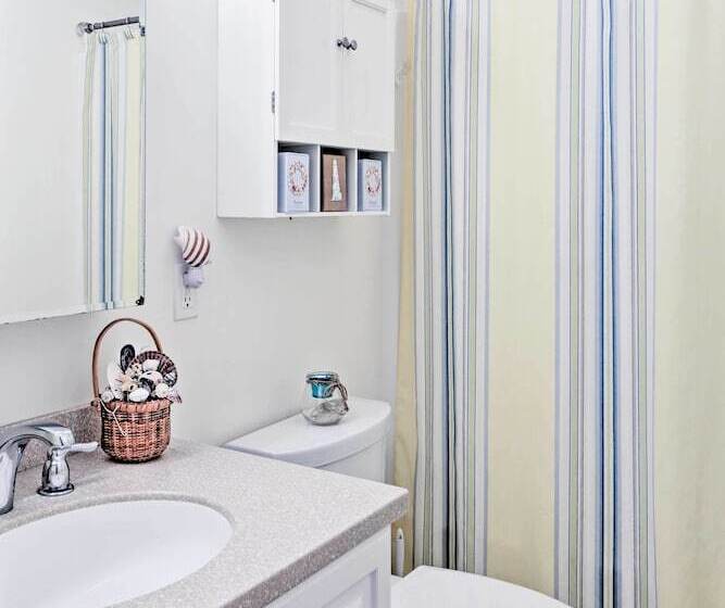 Coastal Wells Cottage W/ Access To Game Room & Gym