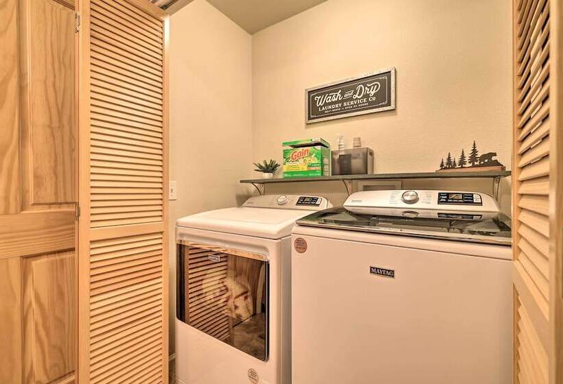 Cold Springs Mountain Cabin: Hot Tub & Generator