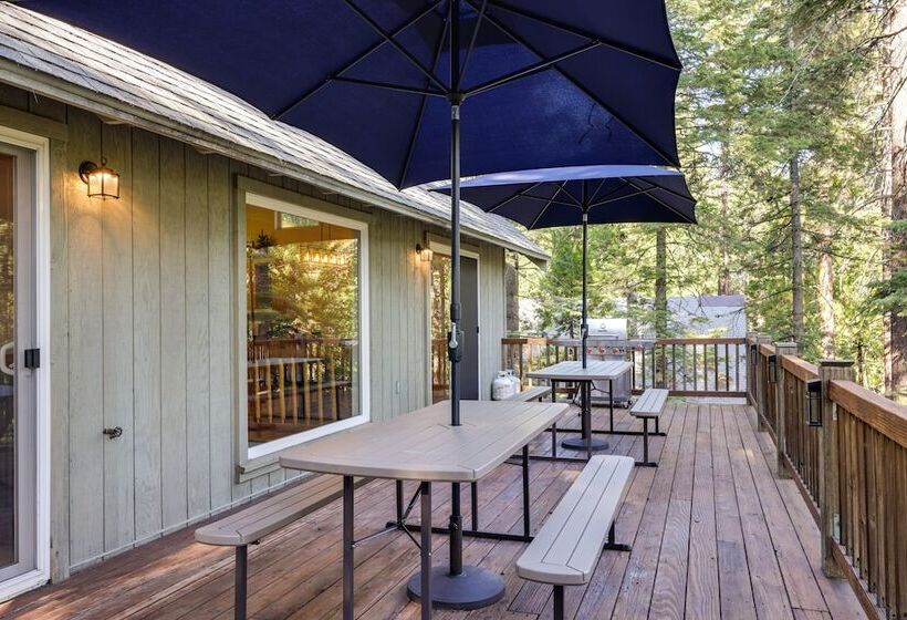 Cold Springs Mountain Cabin: Hot Tub & Generator