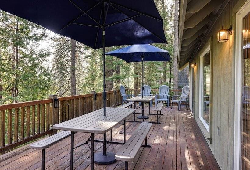 Cold Springs Mountain Cabin: Hot Tub & Generator