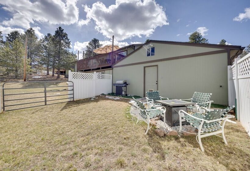 Comforting Woodland Park Home W/ Fire Pit!