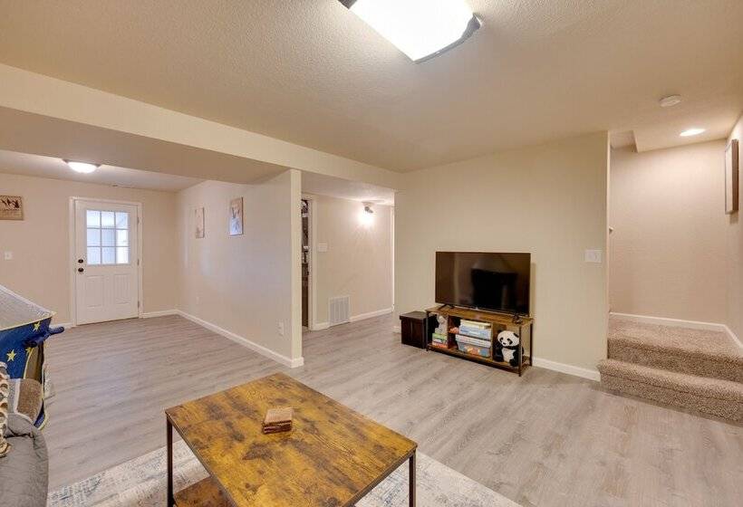 Comforting Woodland Park Home W/ Fire Pit!