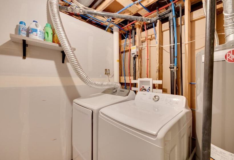 Comforting Woodland Park Home W/ Fire Pit!