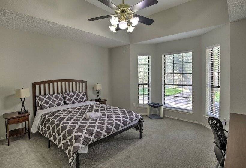 Convenient Allen Retreat, 2 Mi To Downtown!