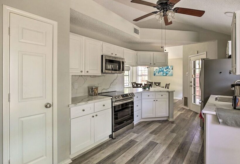 Convenient Allen Retreat, 2 Mi To Downtown!