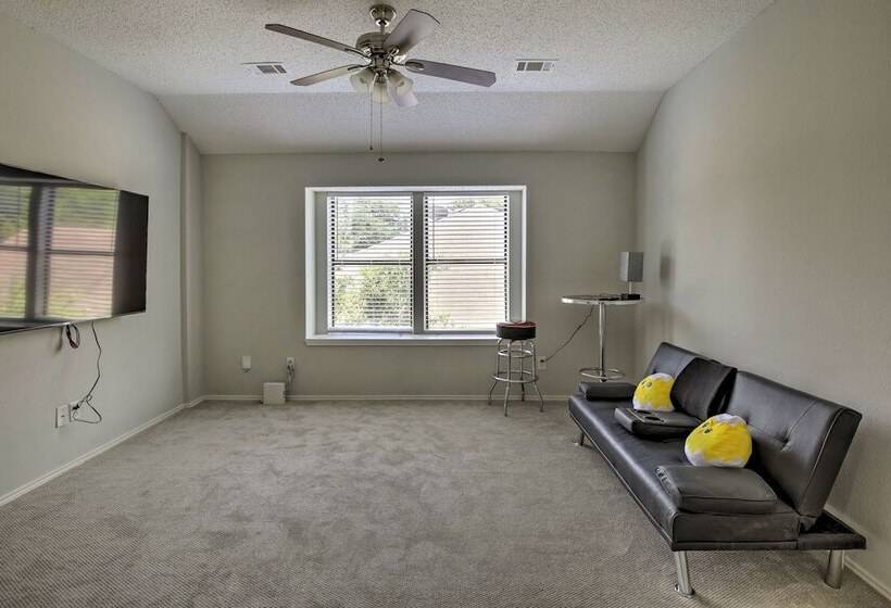 Convenient Allen Retreat, 2 Mi To Downtown!