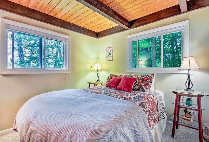 Conway Area Chalet W/ Mountain Views & Fire Pit!