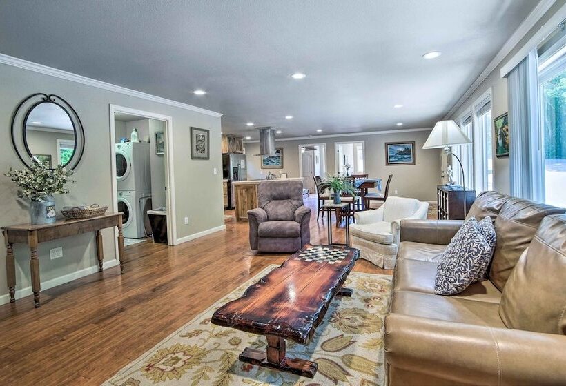 Coos Bay Retreat < 2 Mi To Marina & Casino!