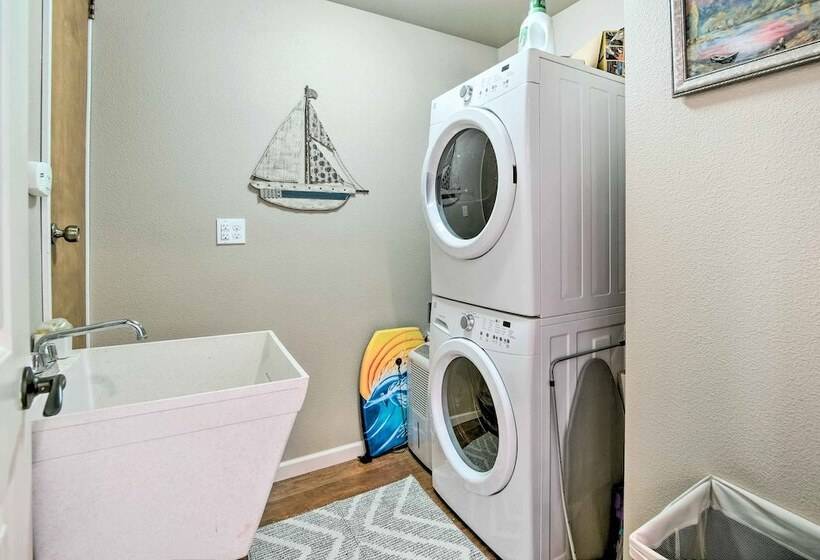 Coos Bay Retreat < 2 Mi To Marina & Casino!