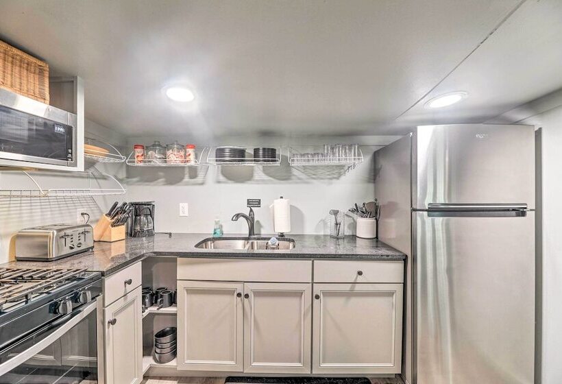 Cottage With Patio & Shared Waterfront Perks!