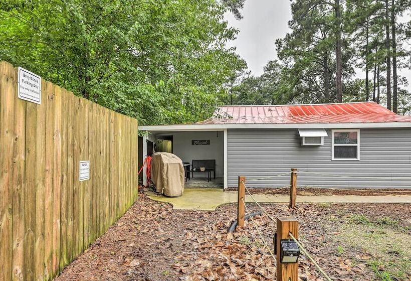 Cottage With Patio & Shared Waterfront Perks!