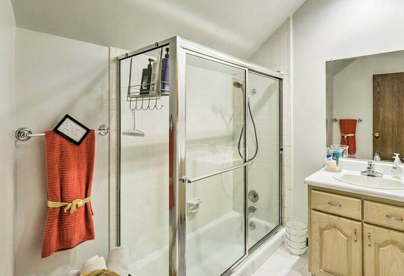 Cottonwood Heights Home W/ Deck!