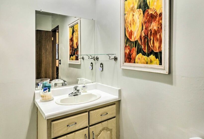 Cottonwood Heights Home W/ Deck!