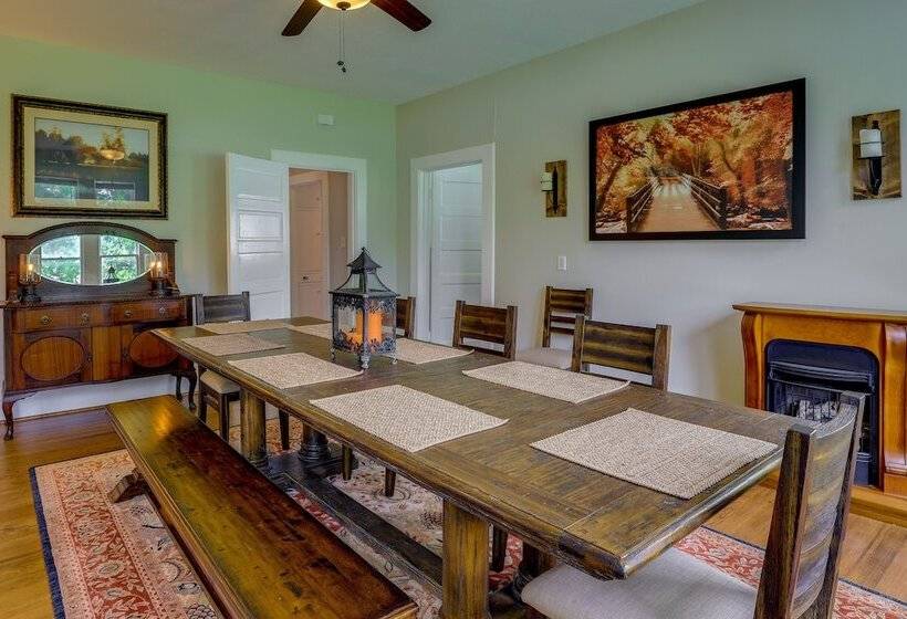 Gas Grill & Private Yard: Home In Bellville