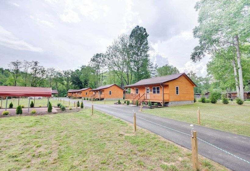 Cozy Bryson City Cabin On Tuck River W/ Fire Pit!