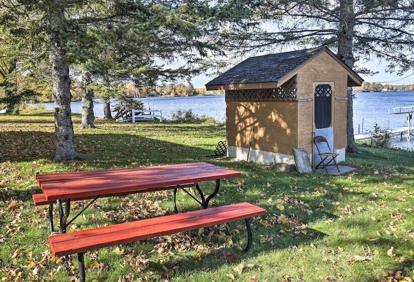 Cozy Cabin W/ Deck & Private Dock On Nelson Lake!