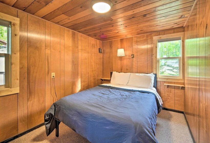 Cozy Cabin W/ Deck & Private Dock On Nelson Lake!