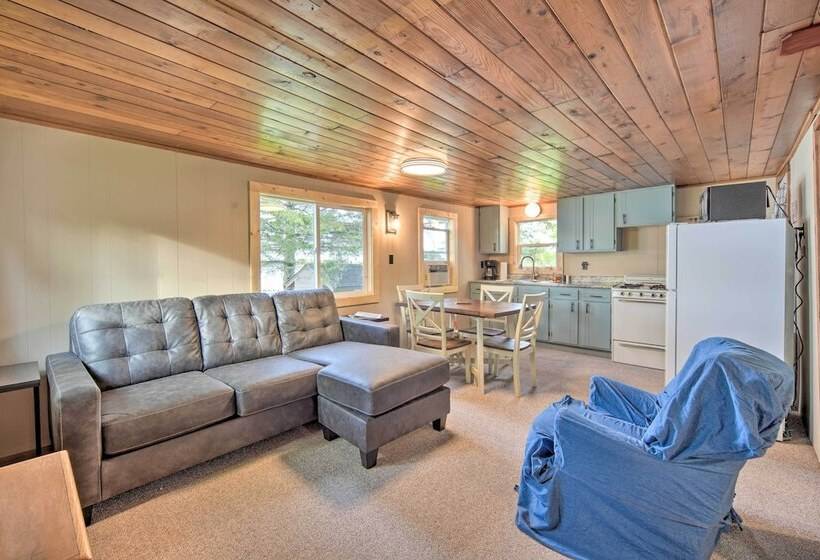 Cozy Cabin W/ Deck & Private Dock On Nelson Lake!