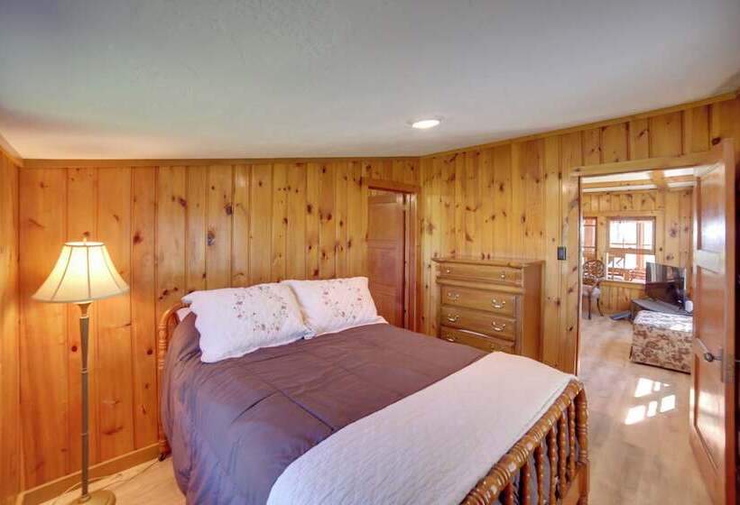 600  Of Green Bay Frontage & Dock: Cozy Cottage