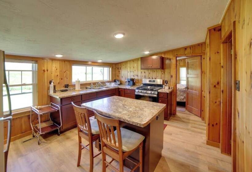 600  Of Green Bay Frontage & Dock: Cozy Cottage