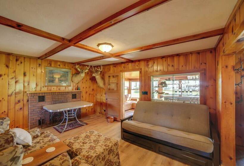 600  Of Green Bay Frontage & Dock: Cozy Cottage