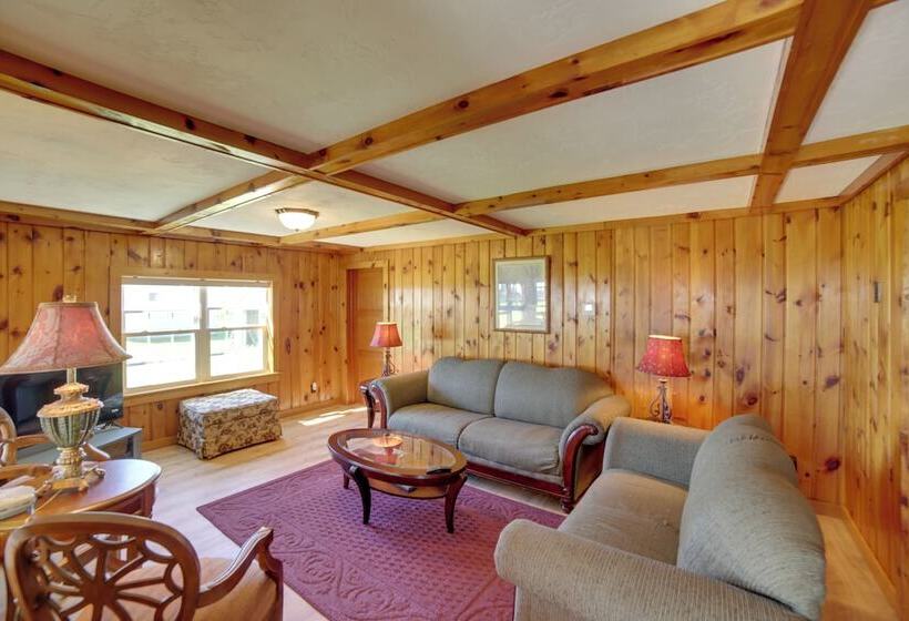 600  Of Green Bay Frontage & Dock: Cozy Cottage