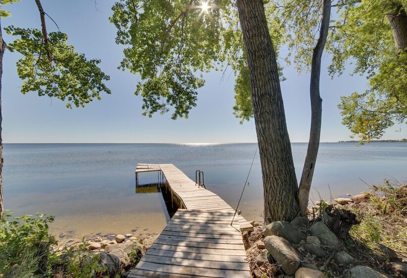 600  Of Green Bay Frontage & Dock: Cozy Cottage