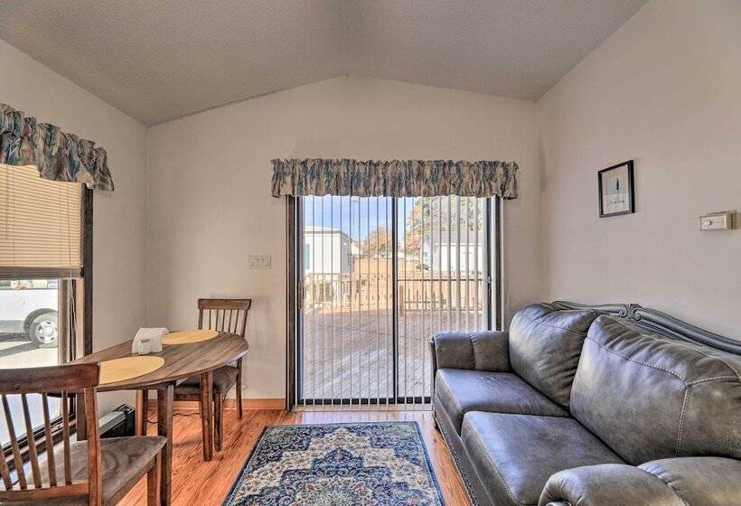 Cozy Cottage  W/ Shared Dock On Dawson Creek