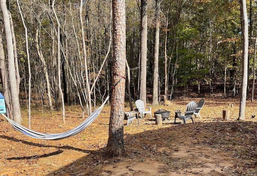 2 Mi To Golf Course + Fire Pit: Cozy Counce Cabin!