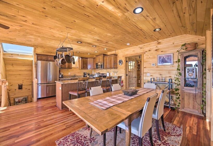 Cozy Cripple Creek Cabin W/ Mountain Views!
