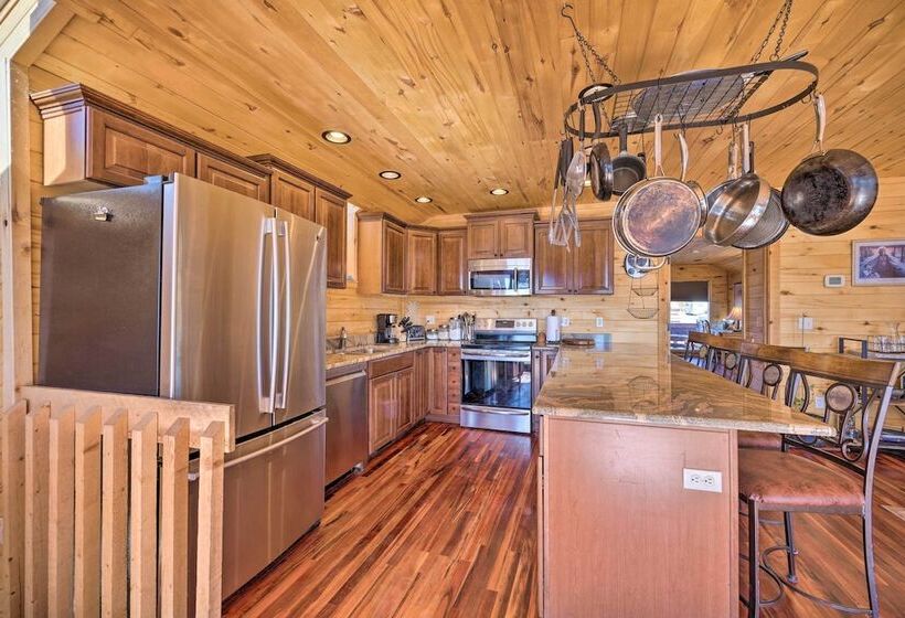 Cozy Cripple Creek Cabin W/ Mountain Views!
