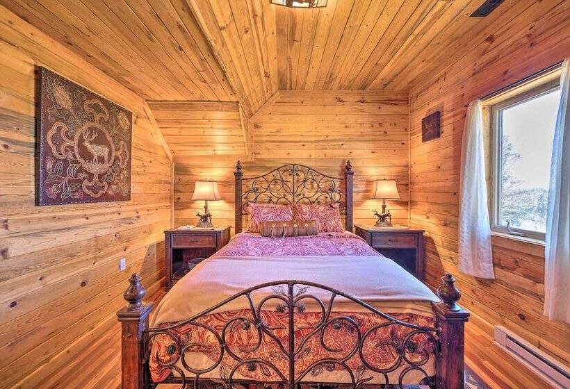 Cozy Cripple Creek Cabin W/ Mountain Views!