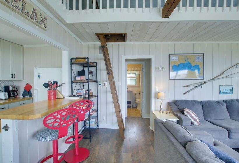 Cozy Fremont Cottage On Lake Poygan + Fishing Dock