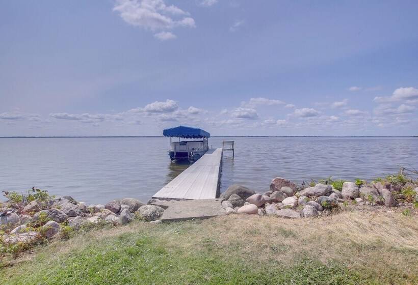 Cozy Fremont Cottage On Lake Poygan + Fishing Dock