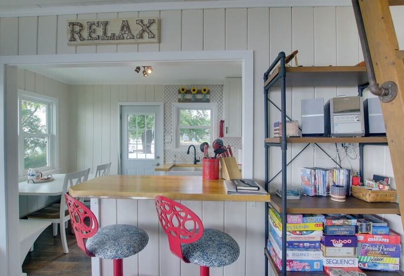 Cozy Fremont Cottage On Lake Poygan + Fishing Dock