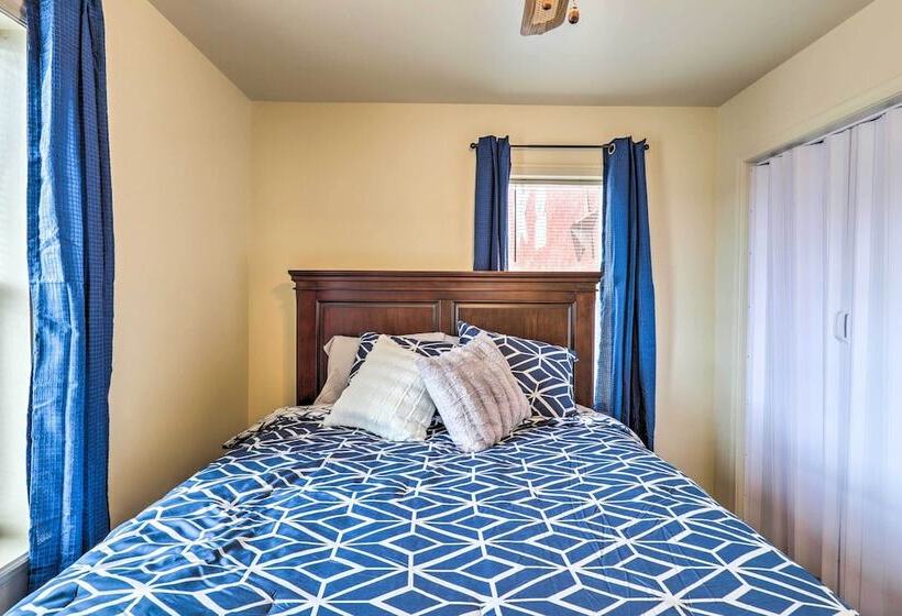 Cozy Helper Home W/ Fenced Yard, Pets Welcome