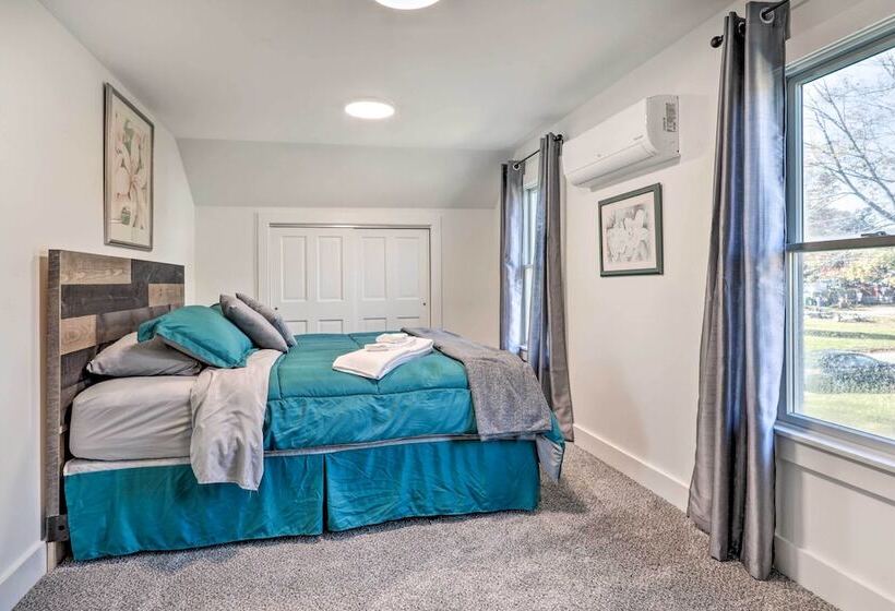 Cozy Historic Wakefield Home Close To Beaches