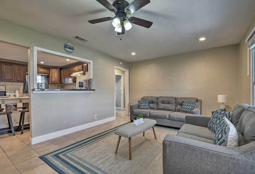 Cozy Home W/ Fire Pit: 3 Mi To Lake Whitney!