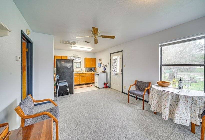 Cozy Kerrville Guest Cottage Near Guadalupe River!