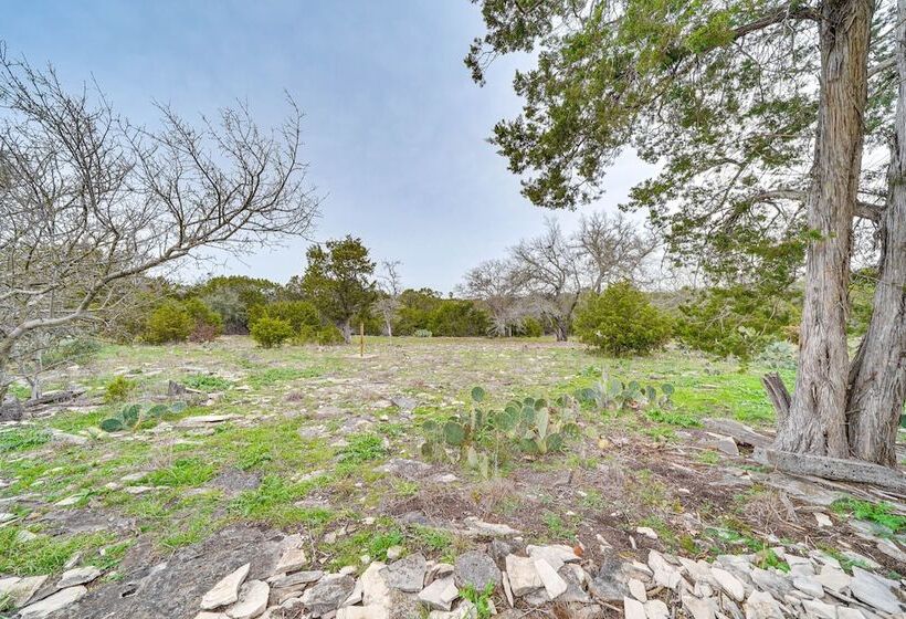 Cozy Kerrville Guest Cottage Near Guadalupe River!