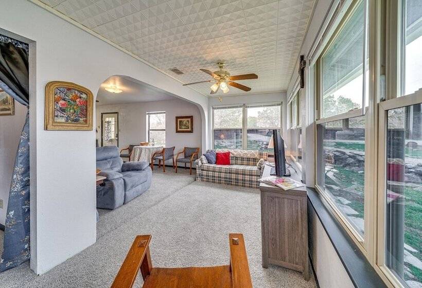 Cozy Kerrville Guest Cottage Near Guadalupe River!