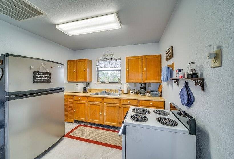 Cozy Kerrville Guest Cottage Near Guadalupe River!