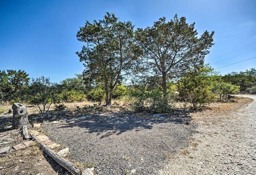 Cozy Kerrville Guest Cottage Near Guadalupe River!