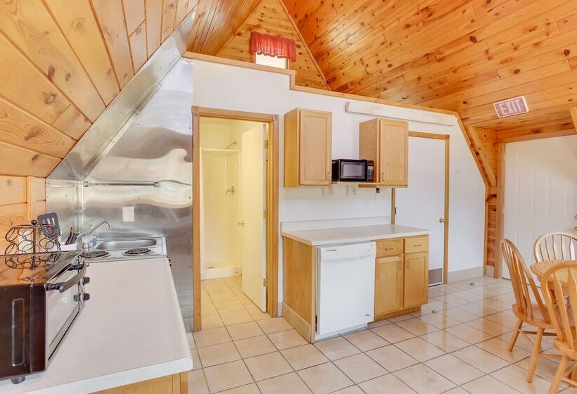 Cozy Keystone Cabin: Hot Tub, 3 Mi To Mt Rushmore!