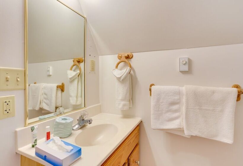 Cozy Keystone Cabin: Hot Tub, 3 Mi To Mt Rushmore!