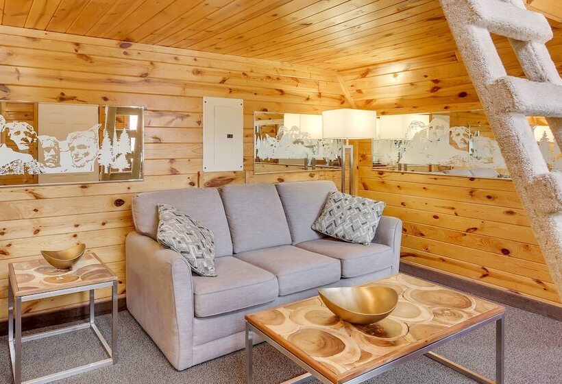 Cozy Keystone Cabin: Hot Tub, 3 Mi To Mt Rushmore!