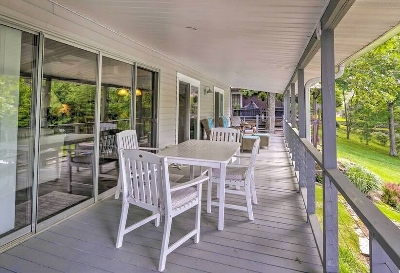 Cozy Lake Santeetlah Cottage With Dock & 3 Kayaks!