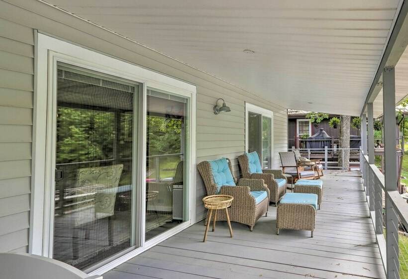 Cozy Lake Santeetlah Cottage With Dock & 3 Kayaks!