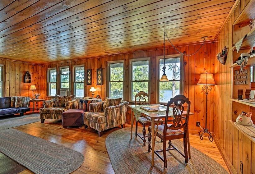 Cozy Lakefront Cabin W/ Indoor Gas Fireplace!