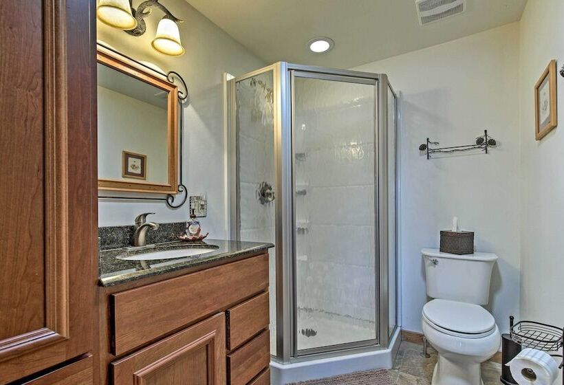 Cozy Lakefront Cabin W/ Indoor Gas Fireplace!